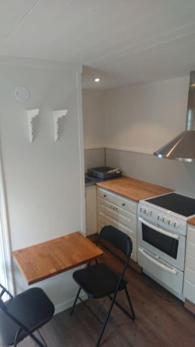Ferienhaus Nyrenoverad Charmig Gaeststuga Med Sovloft I Jaerpen *