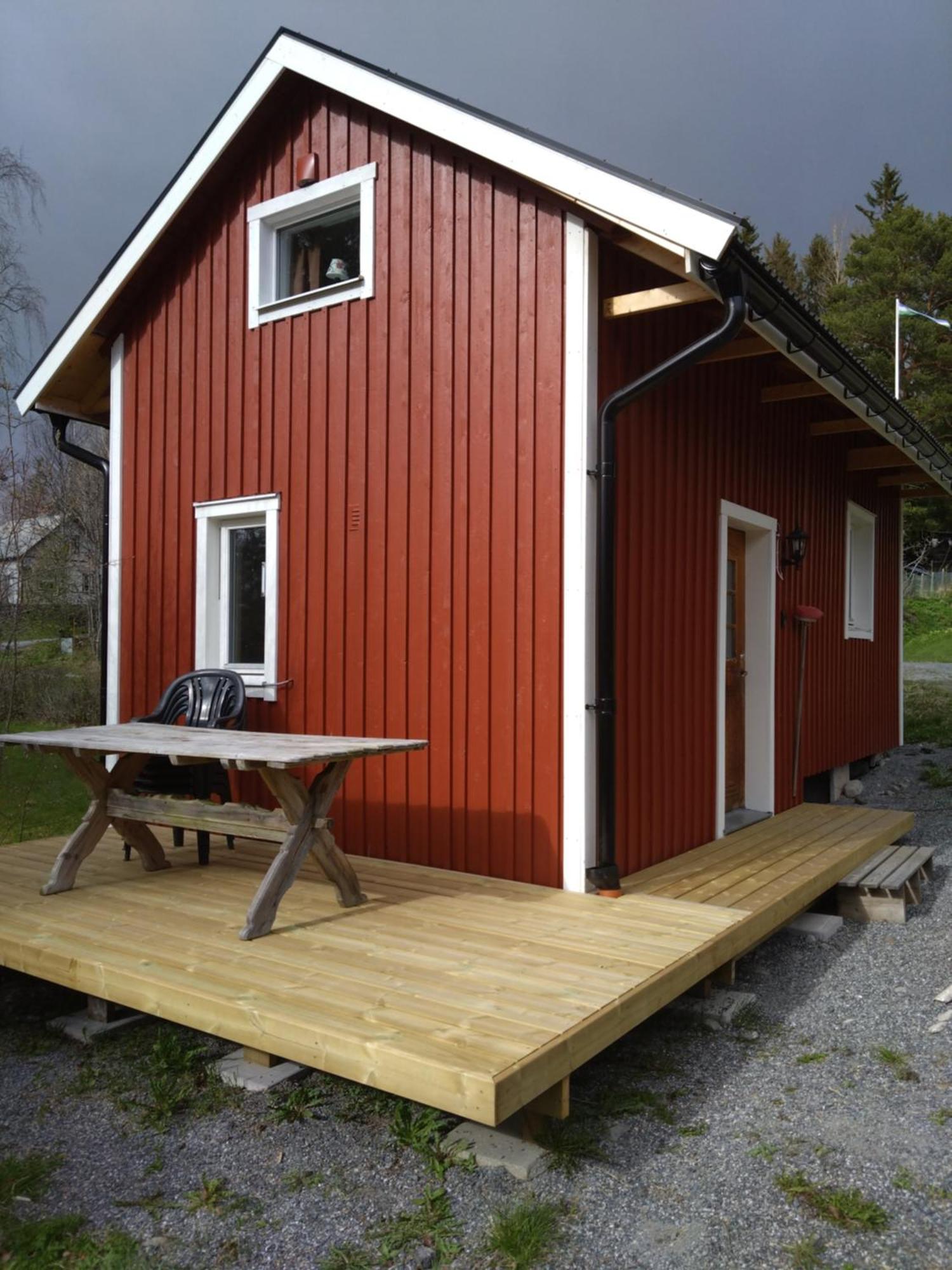 Nyrenoverad Charmig Gaeststuga Med Sovloft I Jaerpen Ferienhaus *